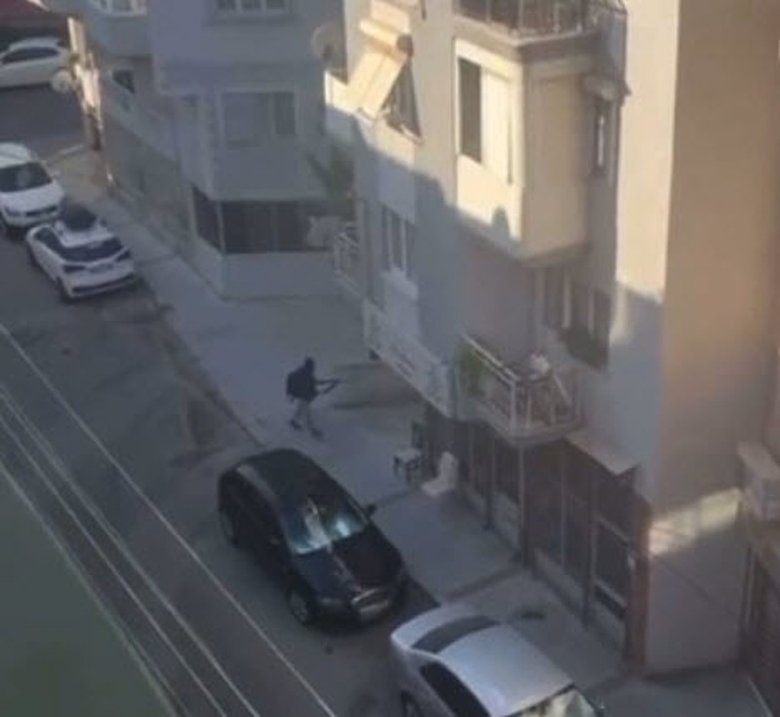 İzmir’de polis merkezine yönelik saldırıyla ilgili yakalanan 10 şüpheli adliyeye sevk edildi