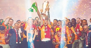 Şampiyon Aslan’a 4/4’lük kupa töreni