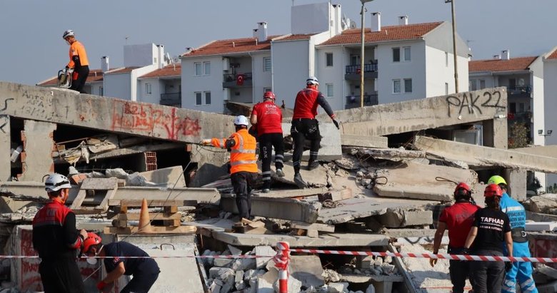 117 kişinin hayatını kaybettiği İzmir Depremi, tatbikatla anıldı