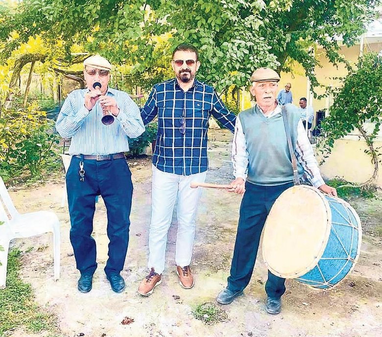 Zurnaya adanmış ömürler