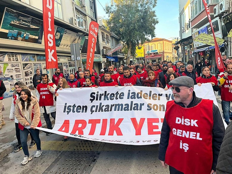 izmirde-iscilerin-eylemi-3-gununde-magduriyet-ortadan-kaldirilmadan-bu-mucadele-bitmeyecek-1765361324986.jpg