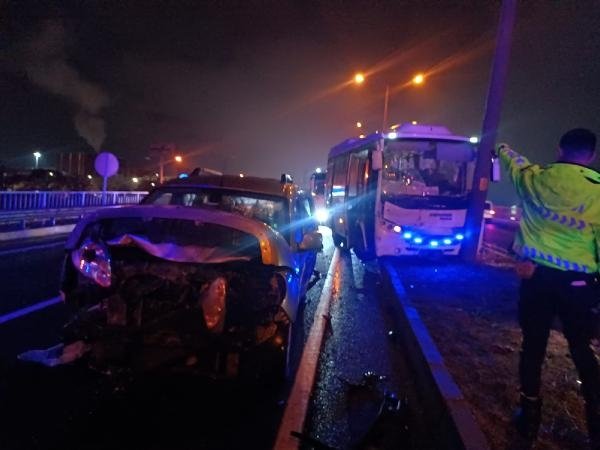 Manisa’da zincirleme kaza! 10 kişi yaralandı