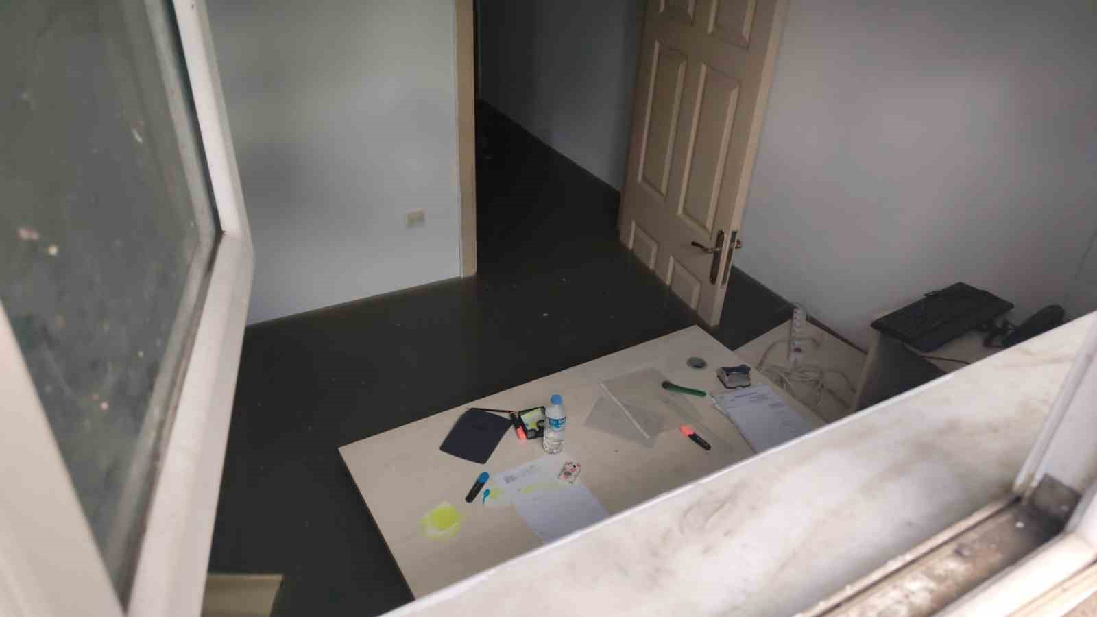 Manisa’da şiddetli yağış hayatı felç etti!