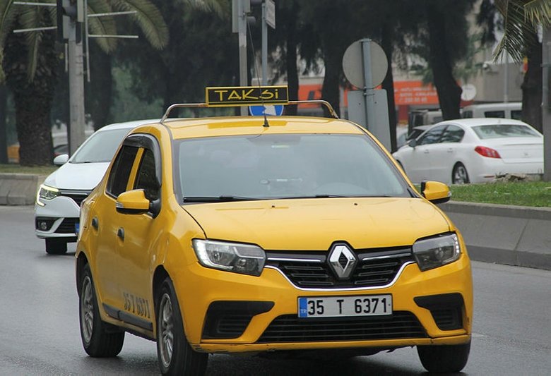 İzmir’de taksi tarifelerine zam! Taksimetre açılışı kaç lira oldu?