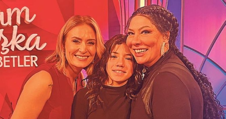 Urla’da bahçemde domates ekiyorum