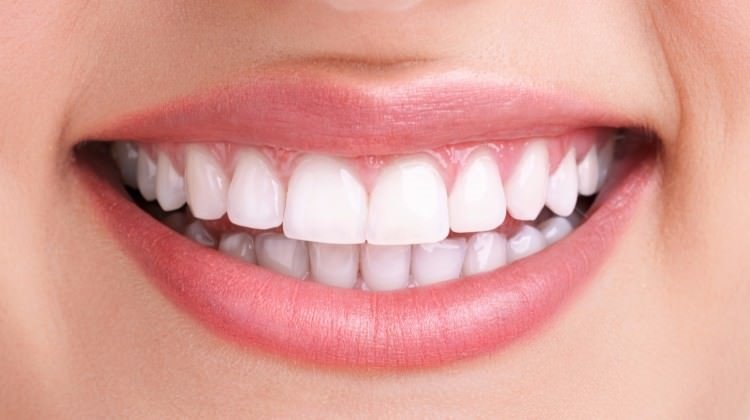 Doğal yöntemlerle diş beyazlatma yolları