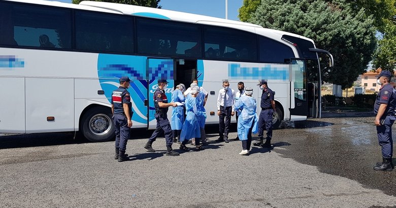 Koronavirüslü kişi, yolcu otobüsünde seyahat ederken yakalandı