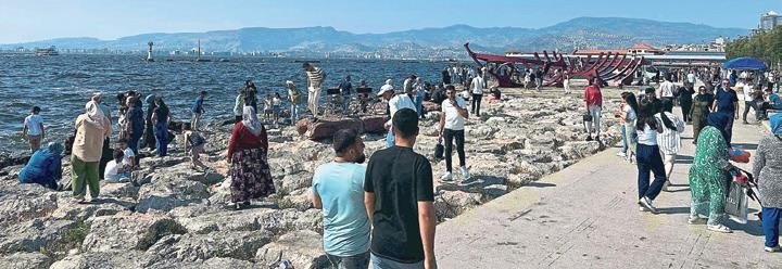 İzmirliler yeşil alanlara akın etti