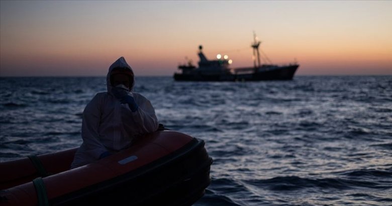 İzmir’de 25 düzensiz göçmen yakalandı