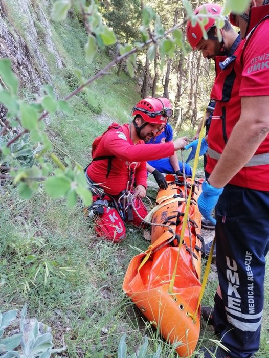 Denizli’de bir kişi dağ yürüyüşünde 200 metrelik kayalıktan düşüp öldü