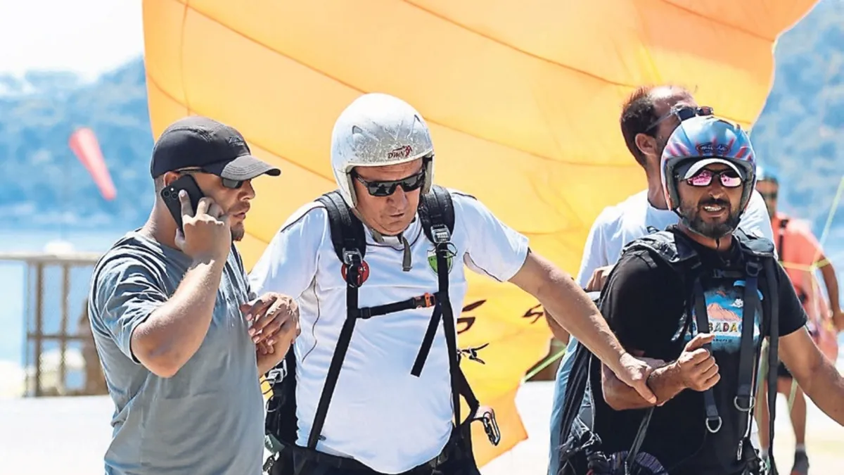 Tuncay Kırbaş, Yıllardır Hayalini Kurduğu Yamaç Paraşütü Uçuşunu Fethiye'de Gerçekleştirdi