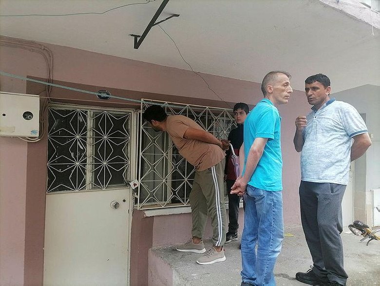 İzmir’de bir evdeki derin dondurucuda 4 kişinin cansız bedeni bulundu