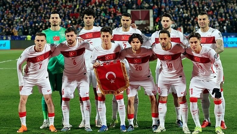 istanbulda-dunya-kupasi-milli-mac-izleme-yerleri-istanbulda-hangi-ilcelerde-dev-ekran-kurulacak-ilce-ilce-tam-1781191032231.jpeg