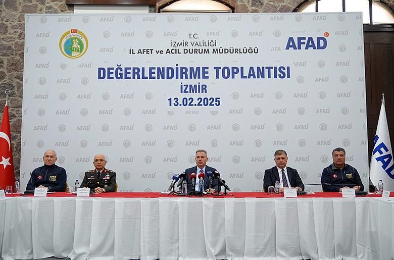 İzmir Valisi Elban’dan Santorini volkanı açıklaması