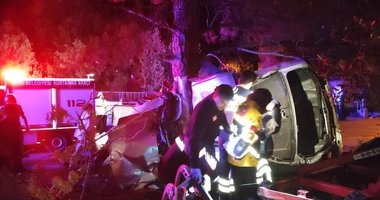 Çanakkale’de ağaca çarpan otomobildeki 2 kişi öldü