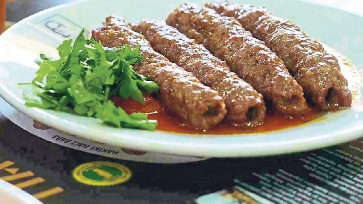 Köftenin ustası genç başkan