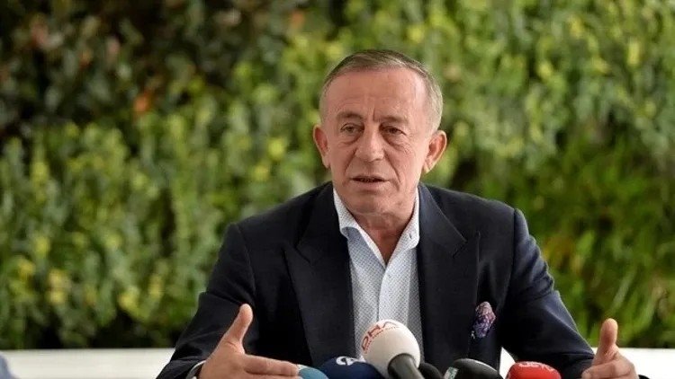ali-agaoglu-72-yasinda-yeniden-baba-oluyor-kendisinden-36-yas-kucuk-sevgilisine-oyle-bir-hediye-aldi-ki-1781766364045.jpeg