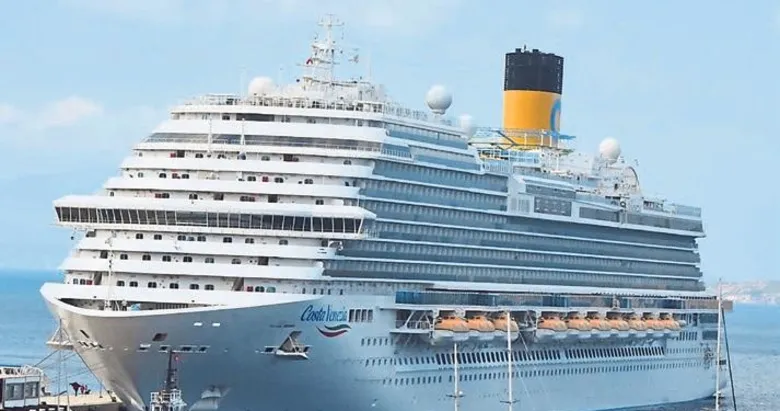Bodrum’a tarihinin en büyük kruvaziyeri yanaştı