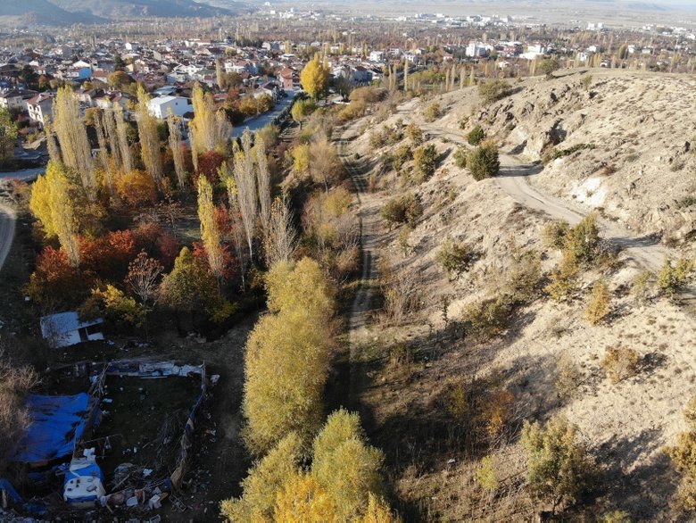 Erkmen Tabiat Parkı’ndaki eşsiz doğa manzarası görsel şölen sunuyor