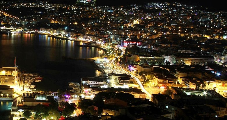 Aydın Kuşadası Körfezi beşik gibi sallanıyor! 12 saatte 25 deprem