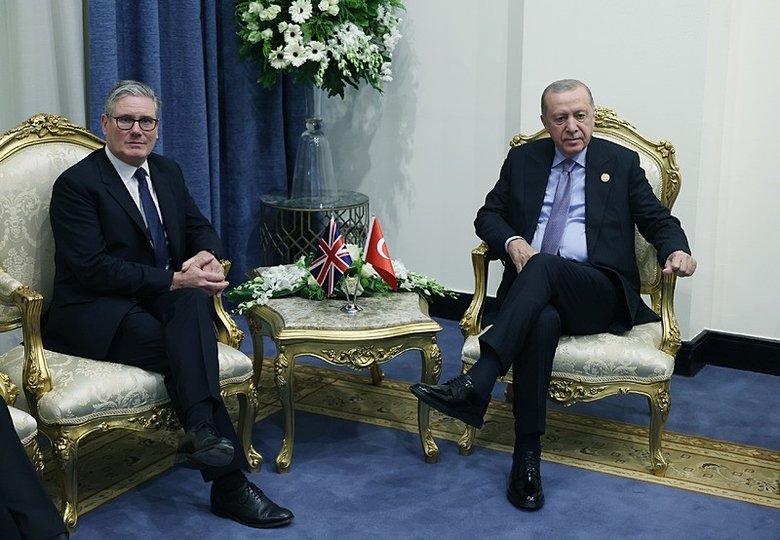 Başkan Erdoğan’dan Mısır’da diplomasi trafiği