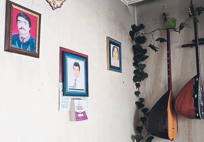 3 Cocuguyla Yandi Duvarda Sazi Kaldi Surmanset Haberleri