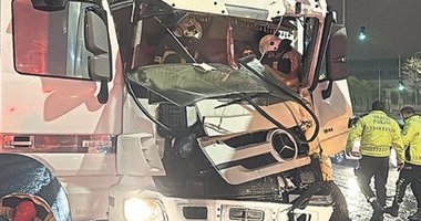 TIR kırmızı ışıkta duran TIR’a çarptı
