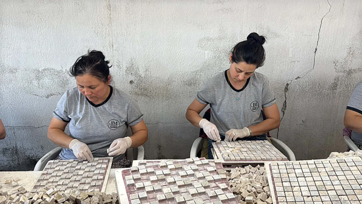 Muğla'da Kadın İstihdamıyla Mermer Atıkları Ekonomiye Kazandırılıyor