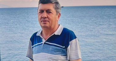 Çatıdan düşen emekli polis can verdi