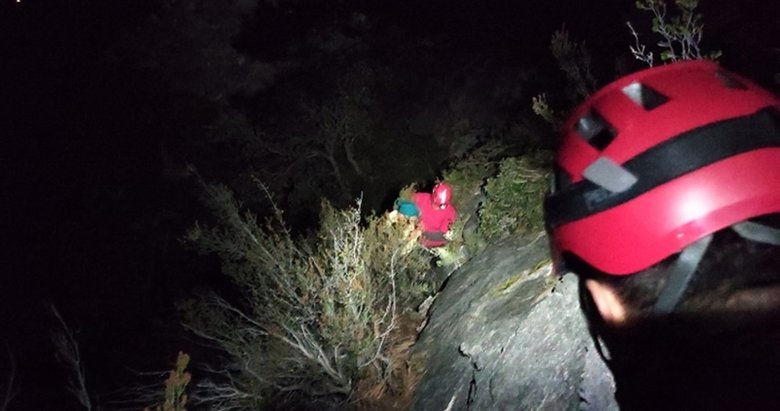 Fethiye’de kayalıklarda mahsur kalan turist kurtarıldı