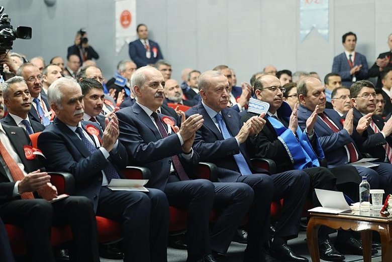 Başkan Erdoğan: Evlatlarımıza çağdaş normlara uygun yeni bir anayasa borcumuz var