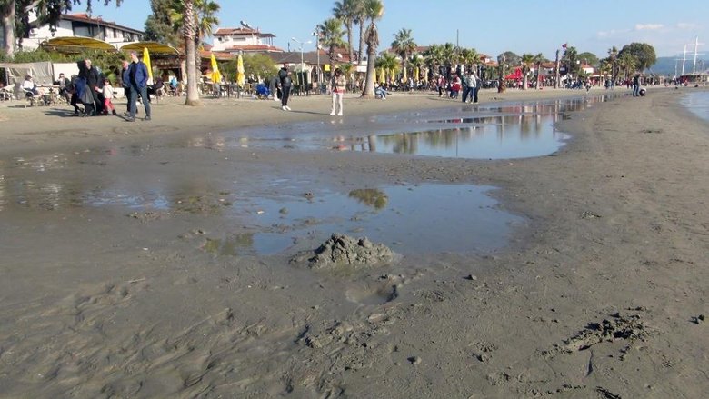 Akyaka’da ürküten çekilme: 50 metreye ulaştı!