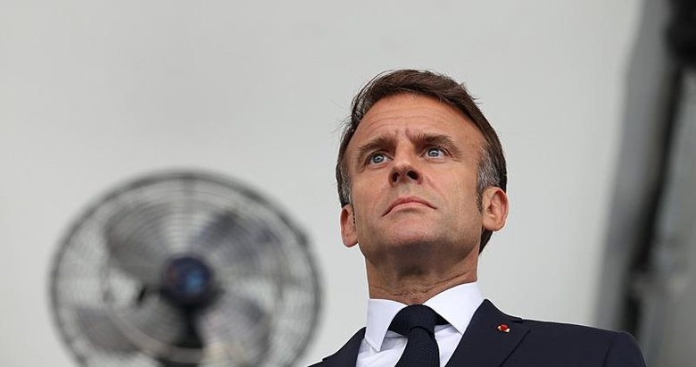 Macron’un tarihi kararına destek de var tepki de