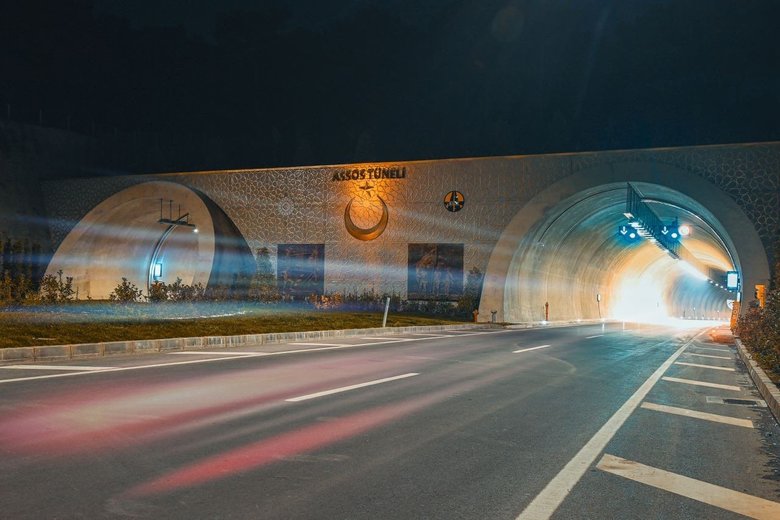 50 dakikalık yolu 5 dakikaya düşüren Assos ve Troya Tünelleri 1 yaşında…