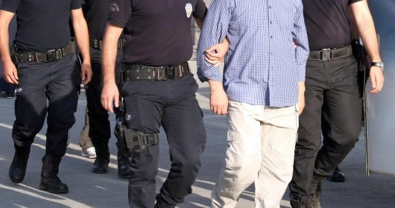 İzmir merkezli FETÖ operasyonu! 10 şüpheli gözaltında
