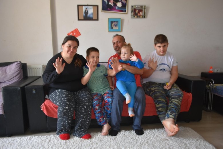 Kas erimesi olarak bilinen DMD hastası bebek yürümeyi başardı