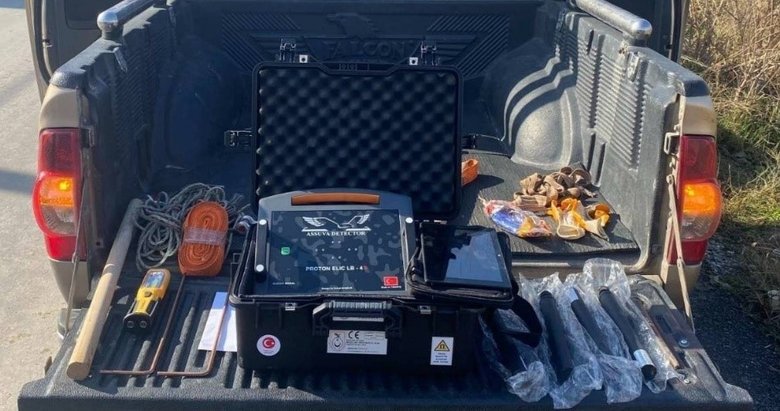 Denizli’de 4 defineciye suçüstü