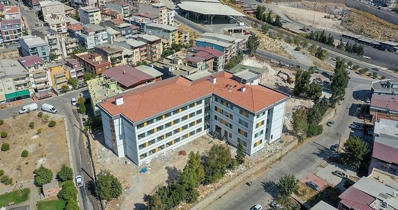 İzmir’de depreme dayanıksız okul binalarının yerine yenileri yükseliyor
