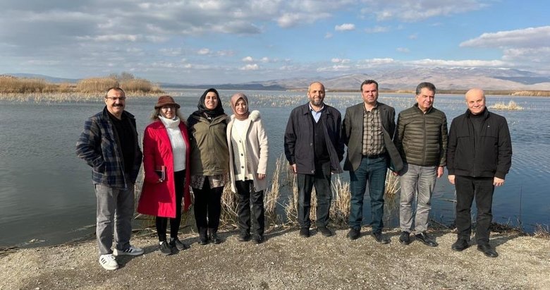 Valiliğin Eber Gölü’ne müdahale planı şekilleniyor