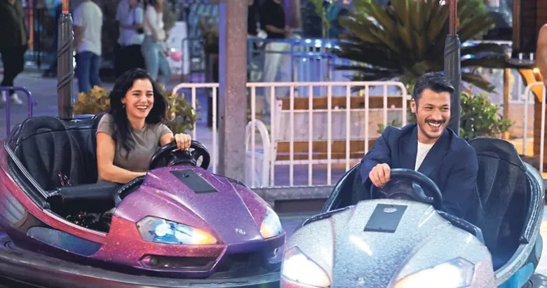 Lunapark kaçamağı diziye renk kattı