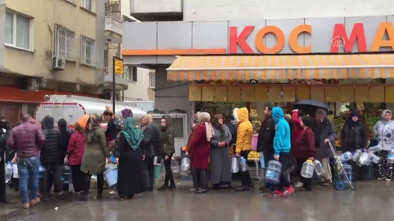 Yağmur çok, su yok