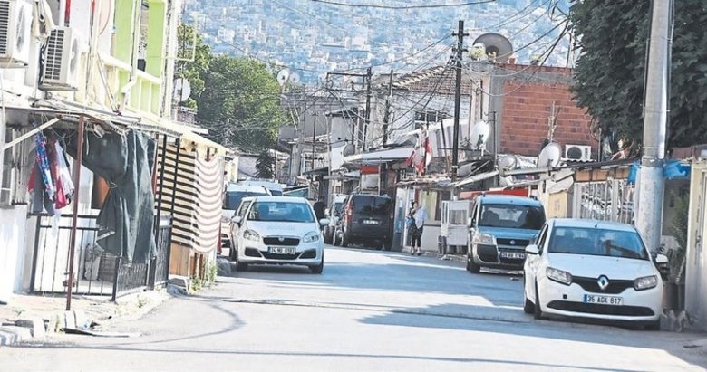 Izmir De Ege Mahallesi Bir Turlu Donusemedi