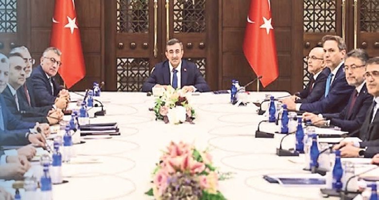 ‘Enflasyon ile mücadele çok boyutlu politikalarla sürecek’