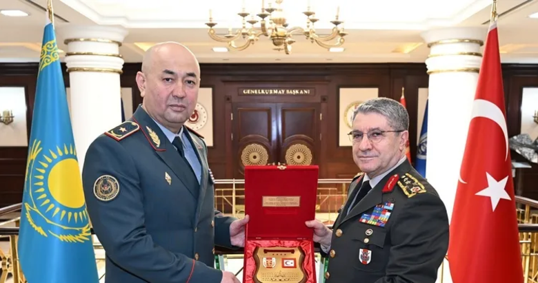 Genelkurmay Başkanı Bayraktaroğlu, Kazakistan Kara Kuvvetleri Komutanı Tuğgeneral Kuchekbayev’i kabul etti