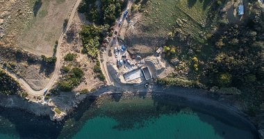 İzmir Karaburun'daki sit alanına yapılan inşaatta yıkım başladı