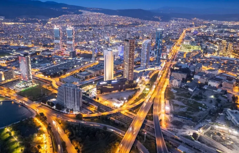 izmirde-deprem-icin-dugmeye-basildi-120-bin-bina-mercek-altinda-yeni-sistem-devreye-giriyor-1793362151712.png