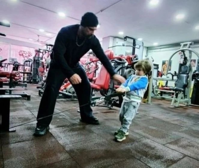 İbrahim Çelikkol oğlu Ali ile spor yaptığı anları paylaştı! İşte babasının oğlu...