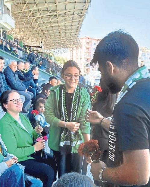 Denizlispor taraftarlarından alkışlanacak hareket!