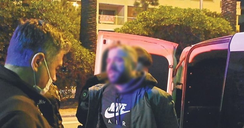 Dur ihtarına uymayan sürücü kaza yaptı