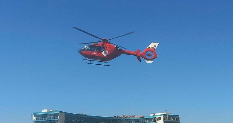 Yaralanan çiftçi helikopterle İzmir’e sevk edildi